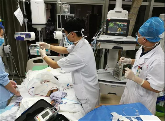 海南省人民医院多科联合救治病毒性心肌炎患儿