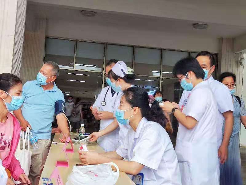海医二院开展“世界哮喘日”义诊科普活动