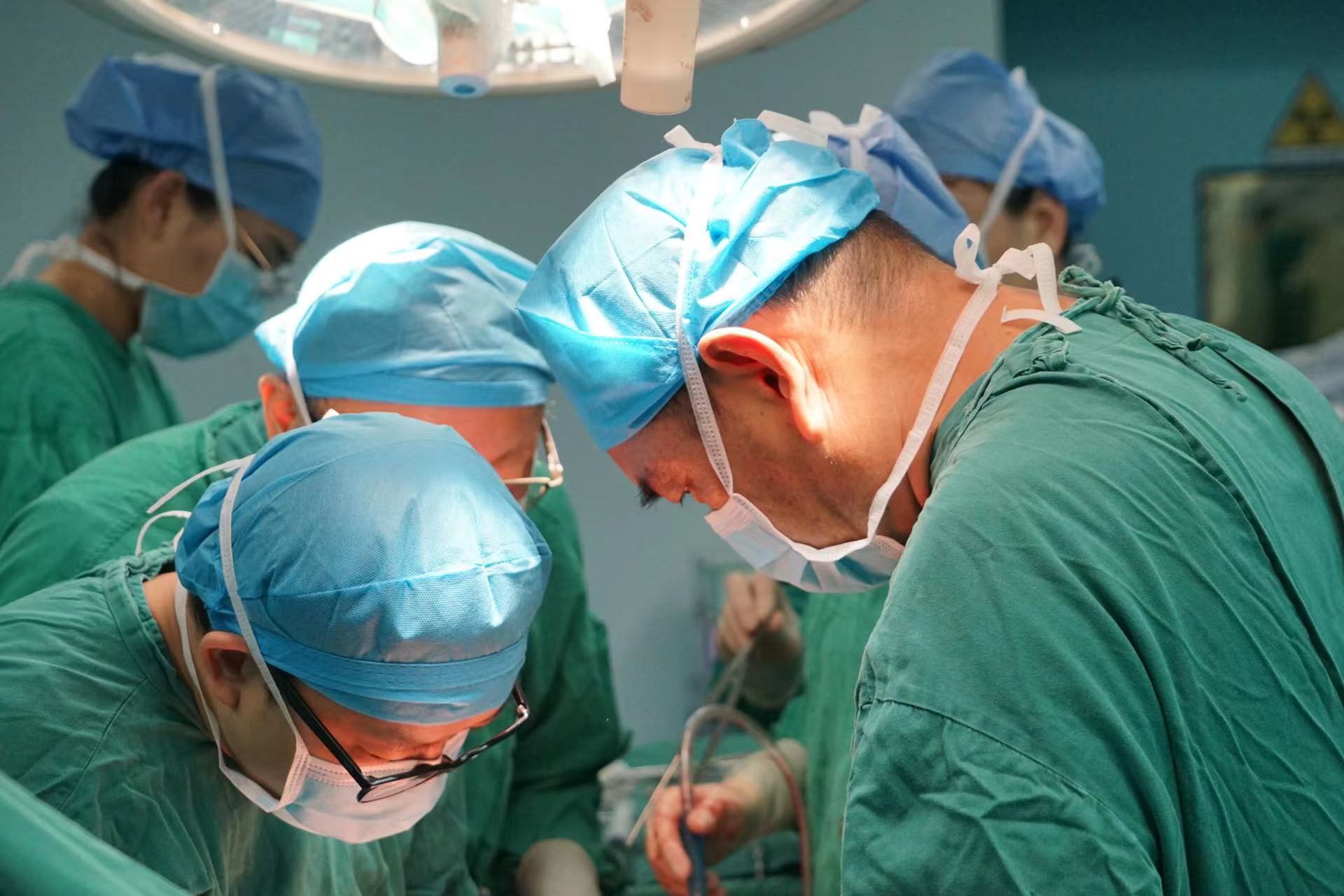 18小时完成6台大器官移植 海医二院创造“重生奇遇”
