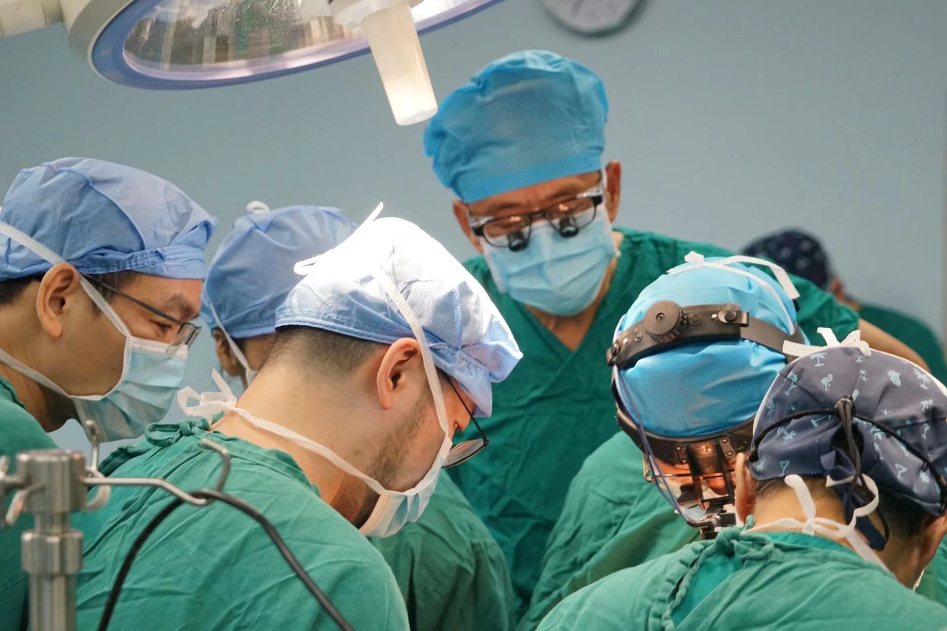 18小时完成6台大器官移植 海医二院创造“重生奇遇”