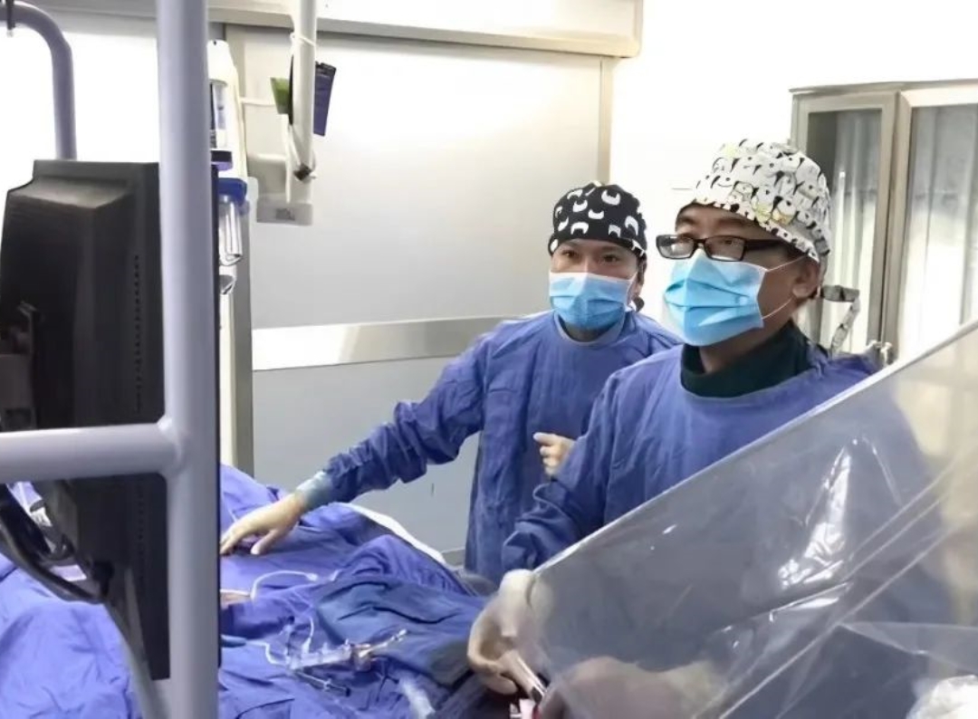 三亚市人民医院成功救治罕见病因引发大咯血患者