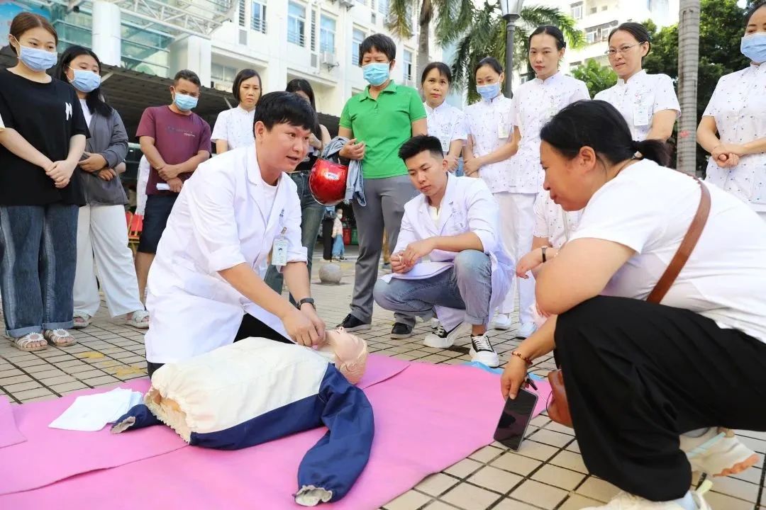 “呼吸操、CPR......”三亚市人民医院这场义诊不一般