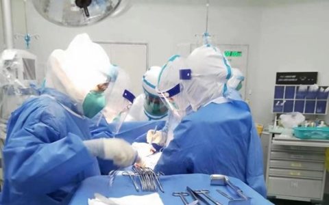 新冠肺炎高龄产妇在海口市人民医院顺利剖宫分娩