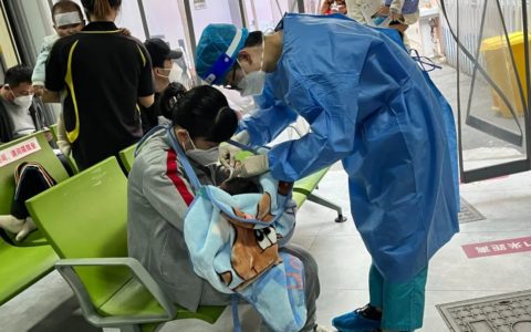 海南省妇女儿童医中心坚守在儿童救治最前线 努力做好儿童健康守护人