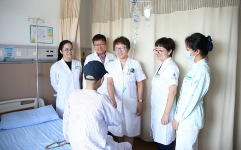 海南省肿瘤医院“多兵种”联手围剿“超级肿瘤”