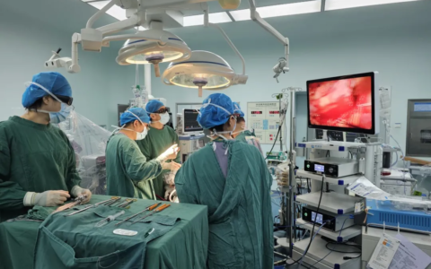 三亚市人民医院成功实施琼南首例心脏微创手术