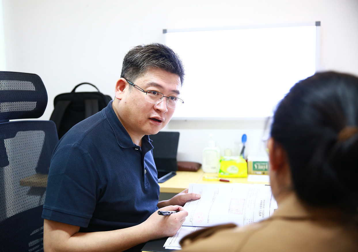 国内著名肺癌诊疗专家杨农教授海南坐诊，照亮患者就医路