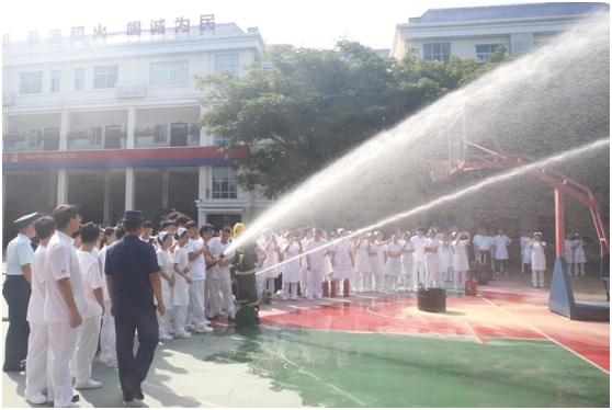 解放军总医院海南医院组织人员赴海棠区消防救援大队参观见学